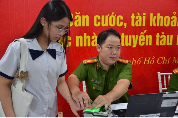 Tại sao nên đăng ký làm thẻ căn cước tại ga metro số 1?