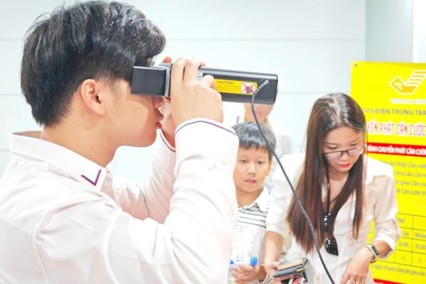Ai có thể đăng ký làm thẻ căn cước tại ga metro?
