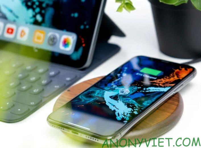 Tại sao bạn không nên sạc điện thoại qua đêm 10 Cách giảm tình trạng ngốn pin trên điện thoại